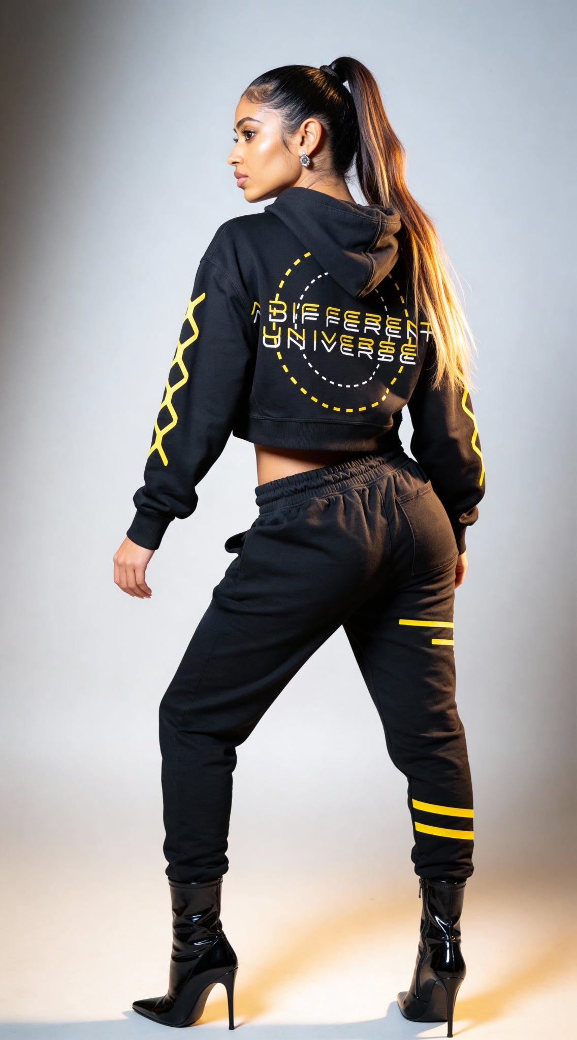 Different Universe Women's Cropped Set