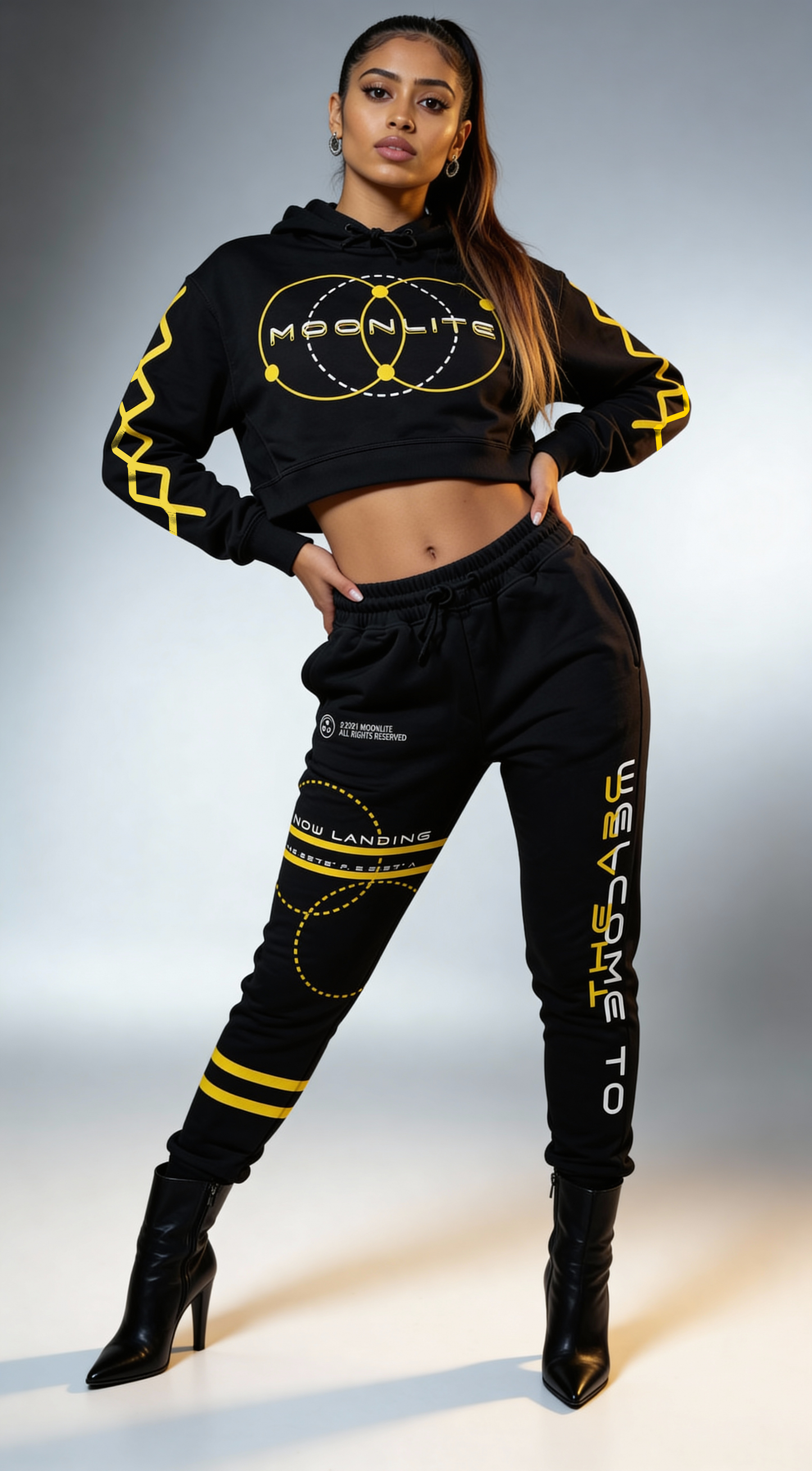 Different Universe Women's Cropped Set